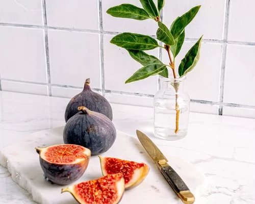 benefits of figs for skin, how to glow skin with fig, can fig use as skin care