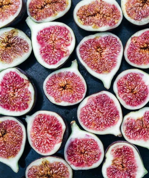 This article is specially written for people searching for advantages and disadvantages of fig fruit for diabetics persons, Nutritional table define for fig fruit, expected side effect also define in table.